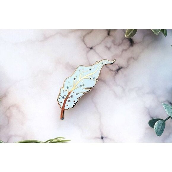 Pegasus Feather Enamel Pin - Gold Plated Mythical Jewelry & Brooch - Picture 9 of 9